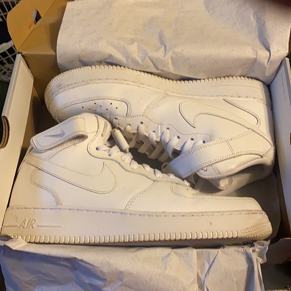 High top all white Air Force ones - Picture 2 of 2